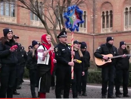 Полицейские пожелали мира Украине