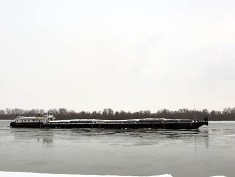 Суда на Дунае ищут безопасные порты из-за льда