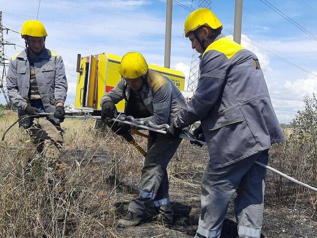 Енергетики ДТЕК відновили підстанцію в Херсоні, підтоплену внаслідок підриву окупантами Каховської ГЕС