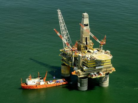 По данным Bloomberg РФ сократила объемы добычи нефти