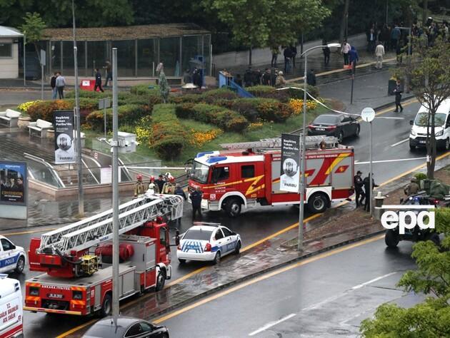 В Анкаре двое террористов совершили взрыв возле здания Главного управления безопасности МВД – министр