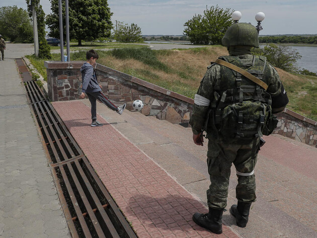 Росіяни домагаються до дітей на окупованих територіях України – Центр національного спротиву