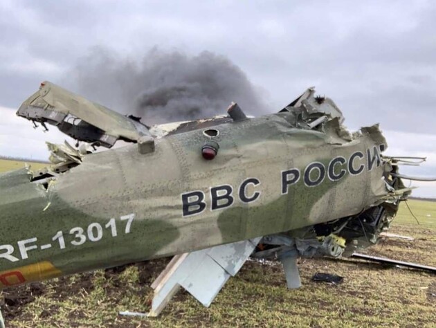 Генштаб сообщил о шести уничтоженных вертолетах и одном самолете оккупантов за сутки после ударов по Луганску и Бердянску