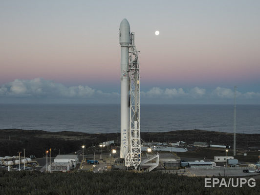 SpaceX в прямом эфире запустил ракету-носитель Falcon 9. Видео