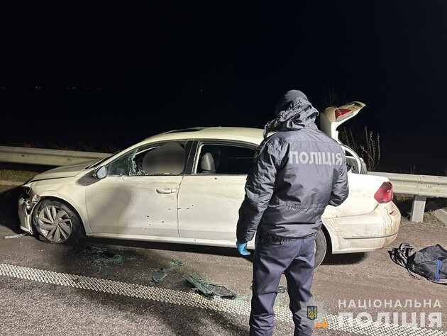 На трассе в Днепропетровской области неизвестный расстрелял авто, погиб один человек