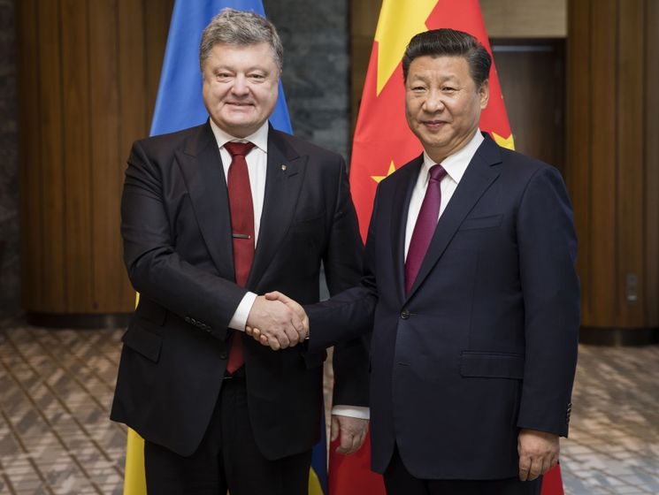 Си Цзиньпинь заверил Порошенко в поддержке Пекином территориальной целостности Украины