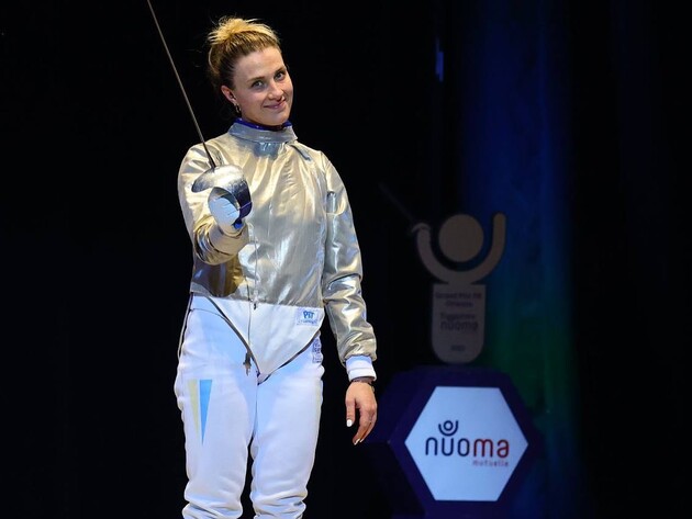 Харлан уперше із 2019 року взяла золото на етапі Кубка світу з фехтування, розгромивши у фіналі представницю Угорщини