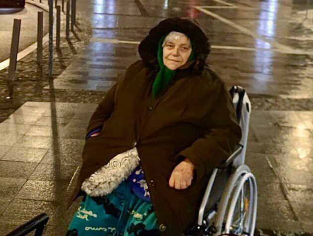 Через РФ, страны Балтии и Польшу. В Украину вернулась 80-летняя жительница Донецкой области, которую оккупанты лишили пенсии за отказ от паспорта РФ