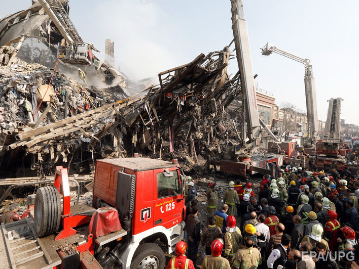 В Иране во время пожара рухнуло многоэтажное здание, погибло не менее 30 человек
