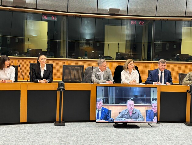 У Європарламенті презентували новий проєкт проти російської пропаганди, частиною якого став канал Gordon live