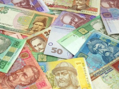 Украинцы вывели из банков около 100 млрд грн