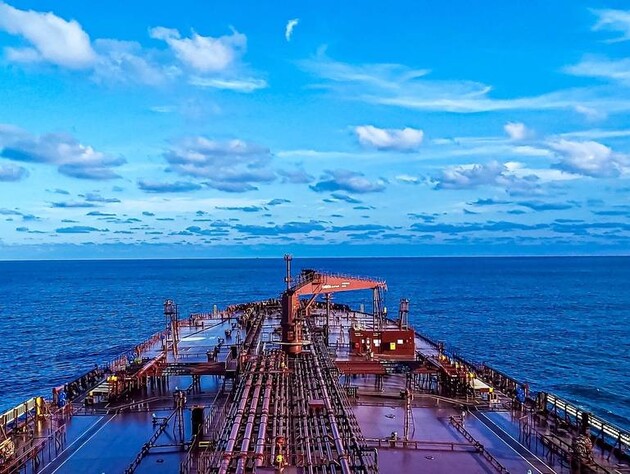 Росія переводить нафтовий флот під прапор Габону – Reuters