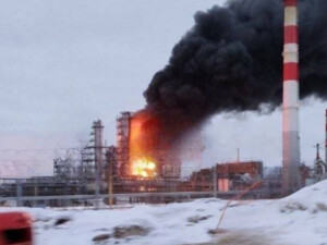 В Орле после атаки дронов горит нефтебаза, в Нижегородской области – нефтезавод 