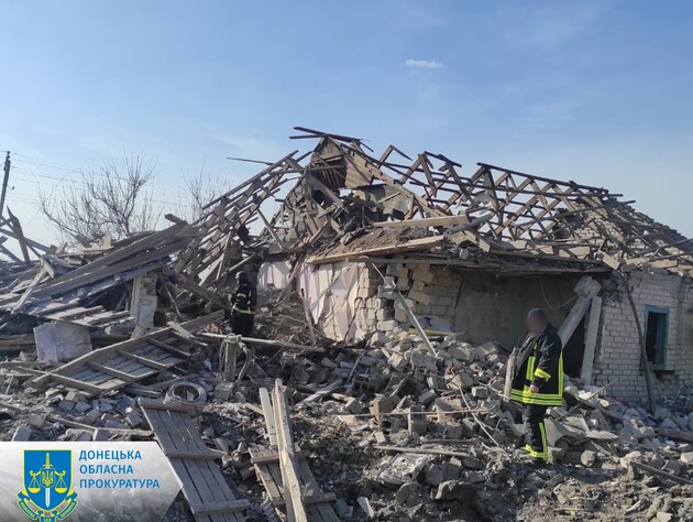 Окупанти вдарили авіабомбами по двох населених пунктах у Донецькій області, загинули двоє людей