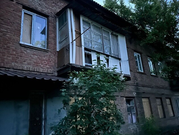 Оккупанты всю ночь обстреливали Никопольский район, поврежден жилой дом и агрофирма – ОВА