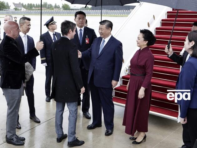Си Цзиньпин прибыл в Париж и заявил о готовности Китая участвовать в поисках 