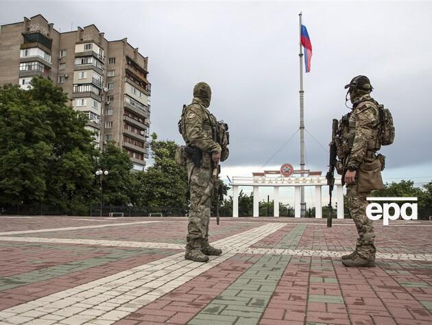 Оккупанты хотят прикрыть своих военных туристами из России – глава Запорожской ОВА