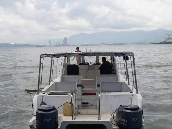 Спасены 25 китайских туристов пропавшего у берегов Малайзии судна