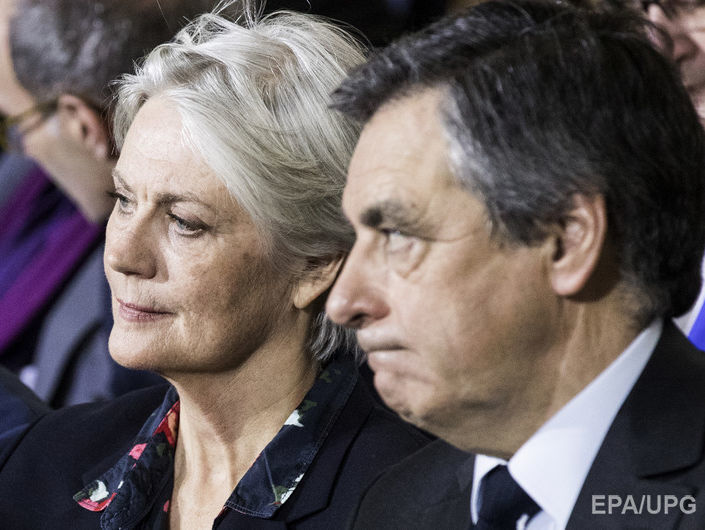 Кандидата в президенты Франции Фийона подозревают в незаконных выплатах из бюджета своей жене
