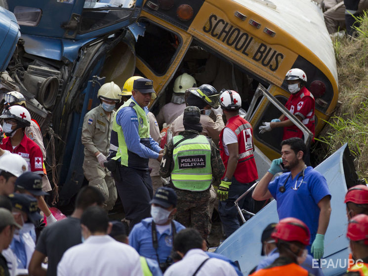 У Гондурасі внаслідок зіткнення шкільного автобуса та вантажівки загинули 23 людини