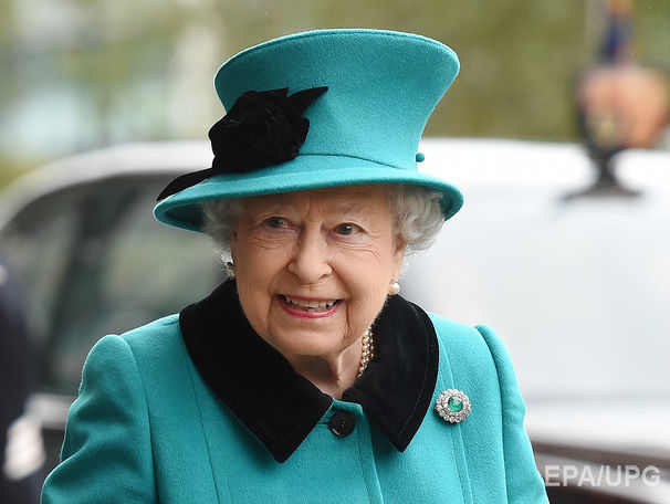 Королева Єлизавета II відзначає "сапфіровий" ювілей – 65 років перебування на троні