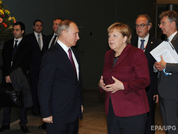 В Берлине заявили, что Меркель в телефонном разговоре убеждала Путина оказать влияние на сепаратистов