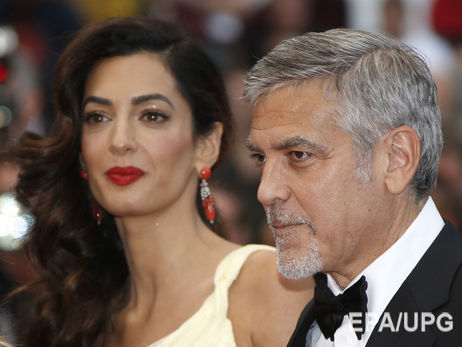 Клуни подтвердил информацию о беременности его жены двойней
