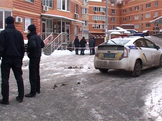 У Києві з сьомого поверху випали жінка і маленька дитина – поліція