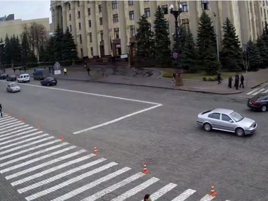 В Харькове милиция сняла оцепление вокруг облгосадминистрации, митингующих на площади нет