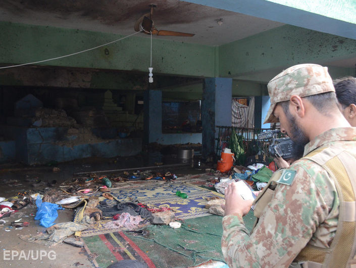 У Пакистані смертник підірвав себе в мечеті, не менше ніж 50 загиблих