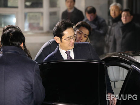 Вице-президента Samsung арестовали по подозрению в коррупции