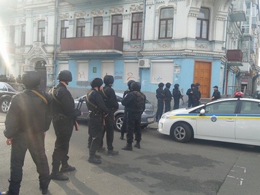 Активистов, восстанавливающих документы Курченко, выселили из киевского офиса КПУ