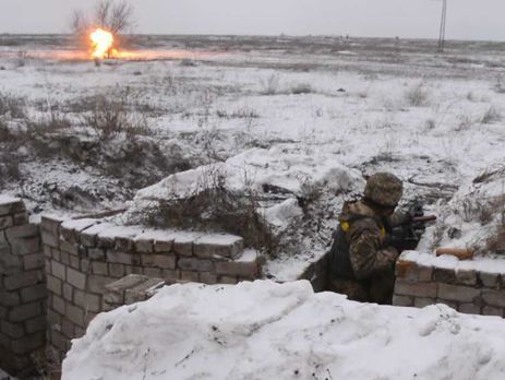 В зоне АТО 23 февраля погиб украинский военный, еще двое получили ранения &ndash; штаб