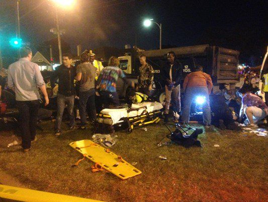 В Новом Орлеане автомобиль врезался в толпу, 28 человек пострадали