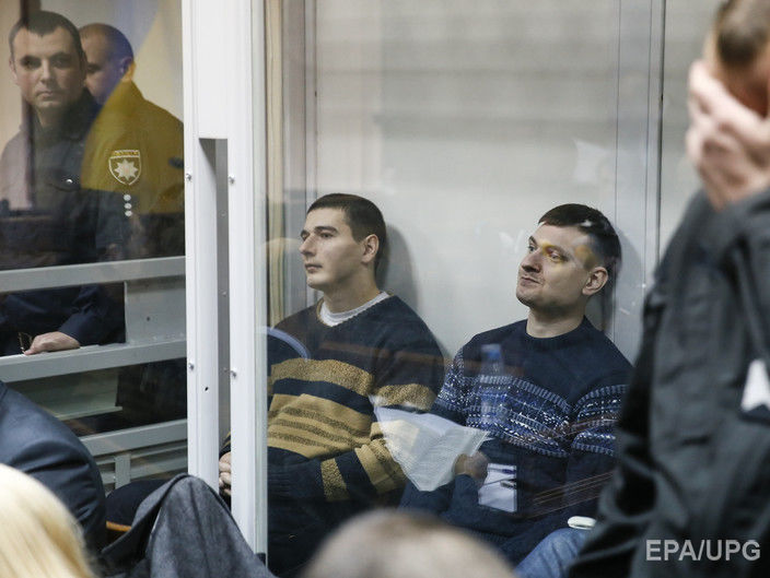 Экс-бойцам "Беркута", обвиняемым в расстреле активистов Майдана, продлили арест до 30 апреля