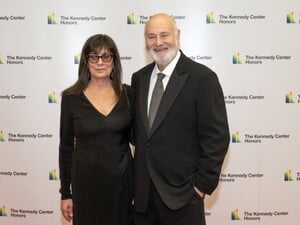 Знаменитый режиссер найден с перерезанным горлом. Полиция взяла под стражу его