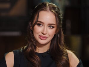 Симбочка о сексе втроем: Он привел друга, я испугалась – очень целомудренной была