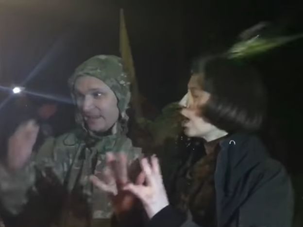 Участники блокады закидали яйцами нардепа Черновол. Видео