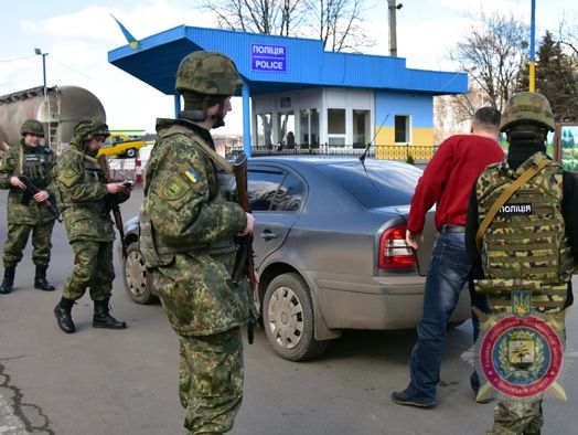 Полиция Донецкой области усилила работу на блокпостах и в прифронтовых населенных пунктах