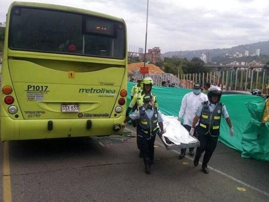 На Гаити автобус врезался в толпу – 34 человека погибли