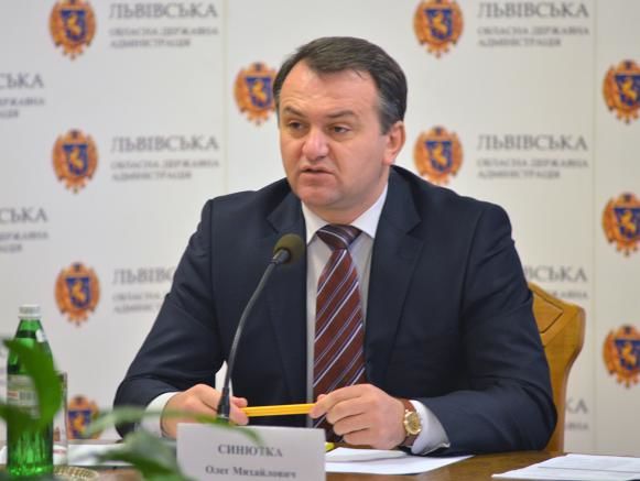 Львівський губернатор Синютка пообіцяв вивезти сміття зі Львова протягом тижня