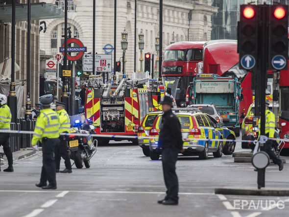 В результате теракта в Лондоне погибла женщина