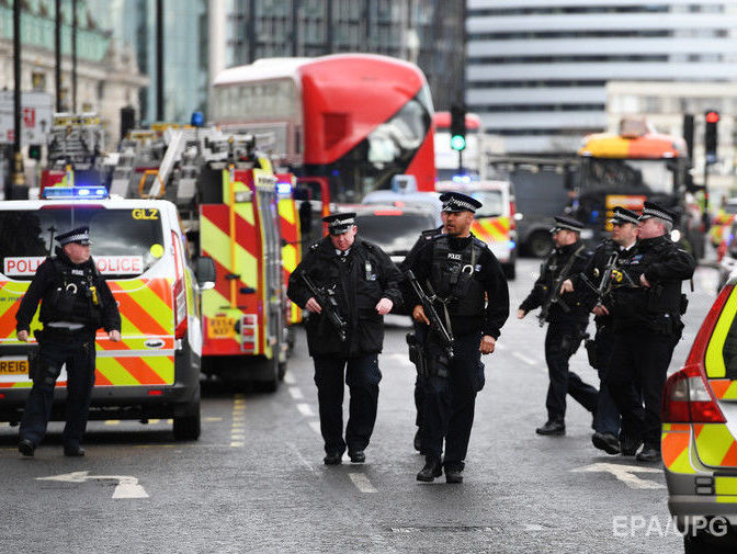 Під час теракту в Лондоні загинули п'ять людей, 40 дістали поранення. Поліції відома особа нападника