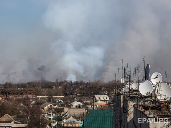 Небо в радиусе 40 км от места тушения пожара на военном складе в Харьковской области закрыли для полетов