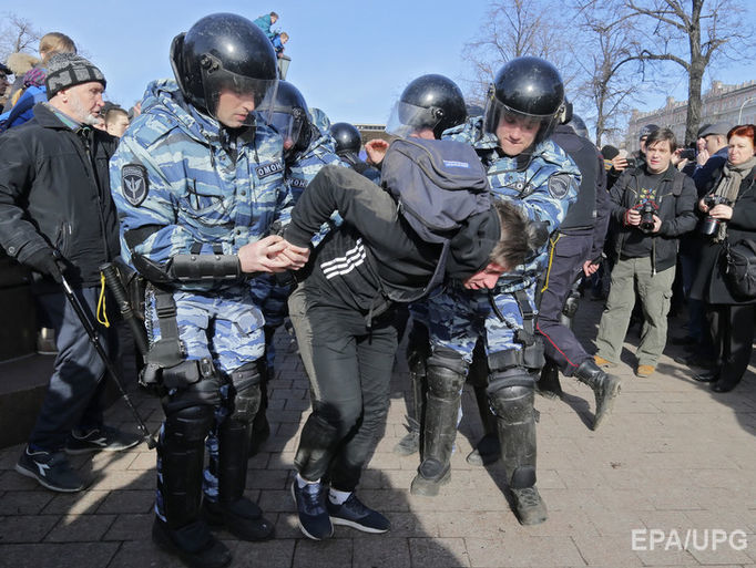 В ЕС призвали Россию незамедлительно отпустить задержанных участников оппозиционной акции