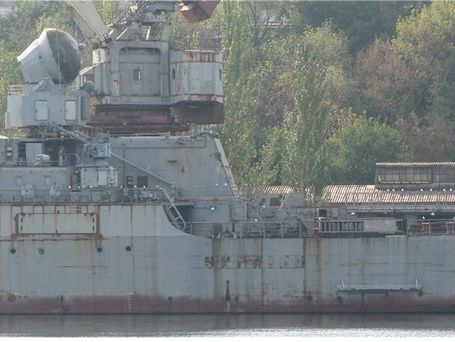 Порошенко подписал указ о продаже недостроенного крейсера "Украина" &ndash; замглавы Николаевской ОГА