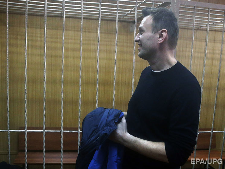 Навального заарештували на 15 діб за непокору поліцейським, він своєї провини не визнає