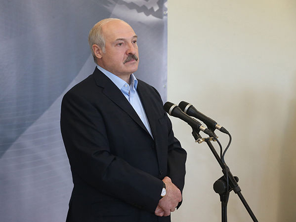Лукашенко о Путине: Мы родные братья, нам делить нечего