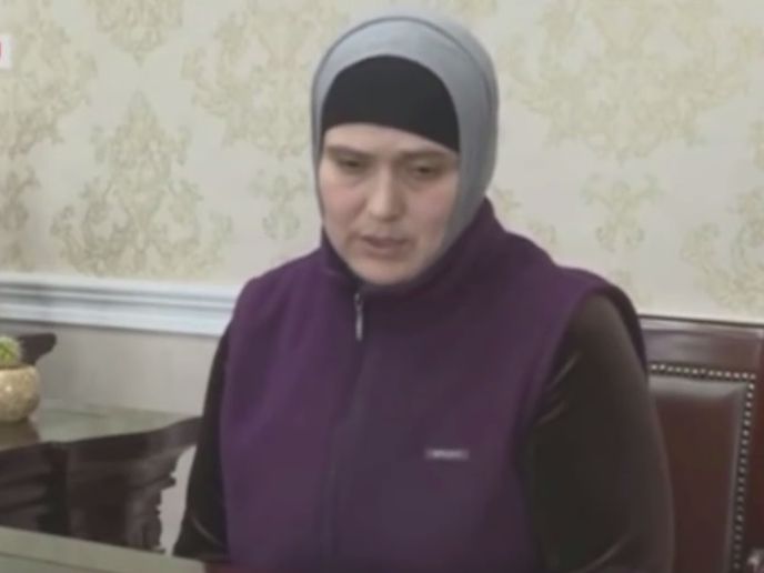 Глава парламента Чечни обвинил женщину в клевете на полицию и вынудил извиняться в эфире центрального ТВ. Видео
