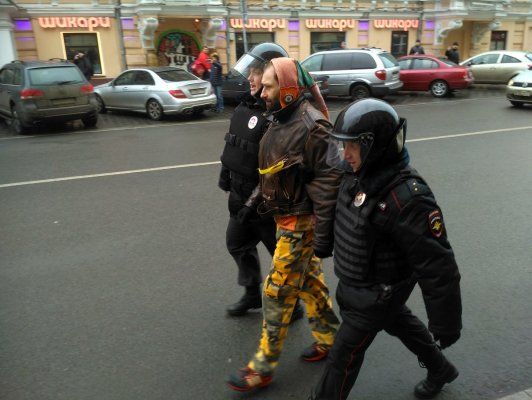 Всех задержанных на митинге в Москве отпустили, трем вручили повестки – правозащитники